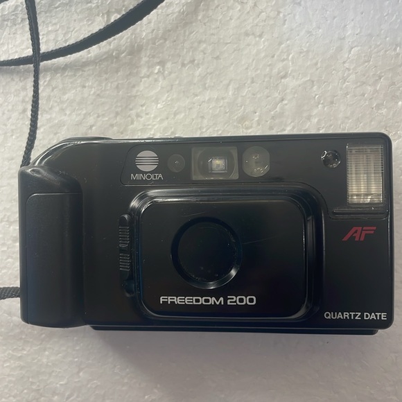 Minolta freedom 200 quartz date point & shoot 35mm film camera bag bundle tested - Picture 2 of 7